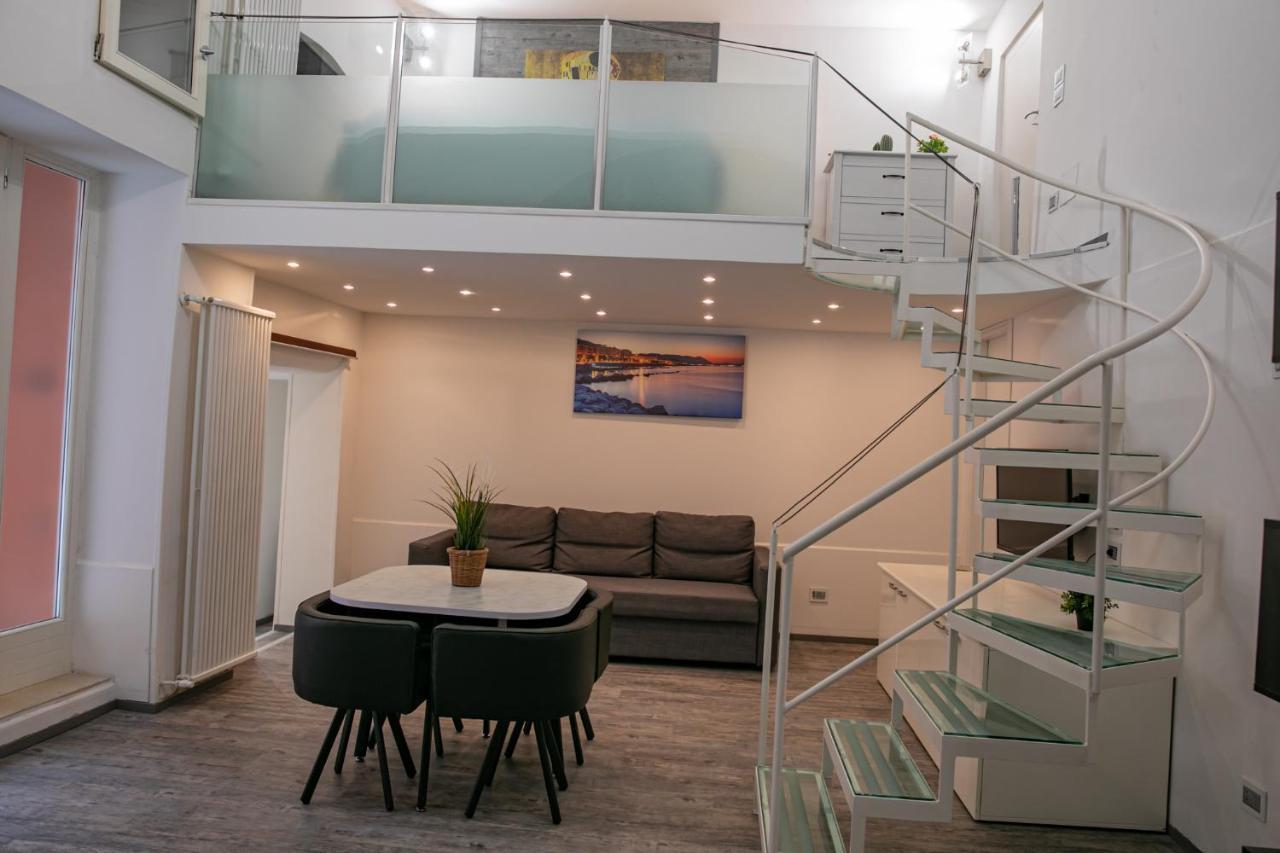 Salerno Mare E Luci Deluxe Apartment ภายนอก รูปภาพ