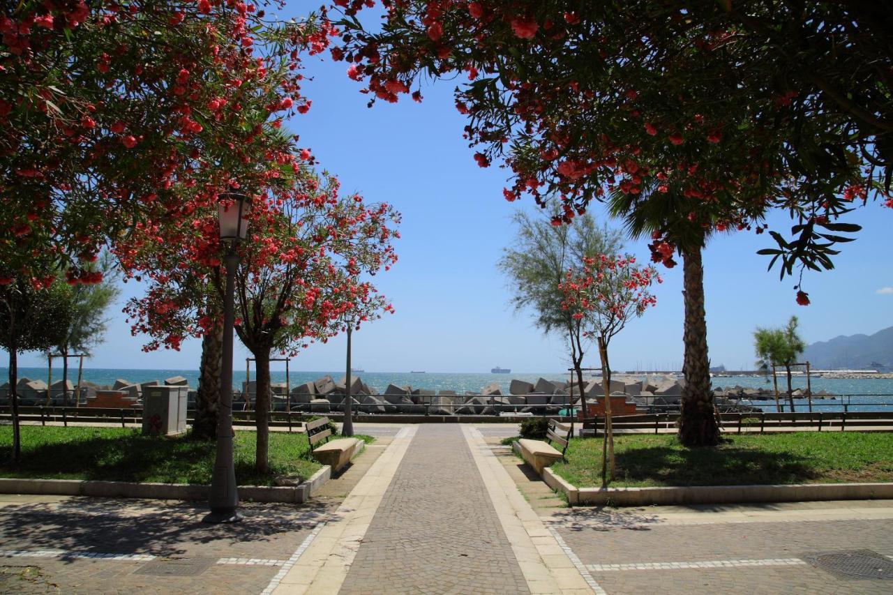 Salerno Mare E Luci Deluxe Apartment ภายนอก รูปภาพ