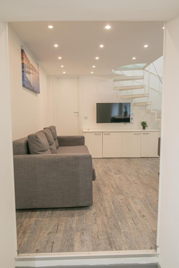 Salerno Mare E Luci Deluxe Apartment ภายนอก รูปภาพ