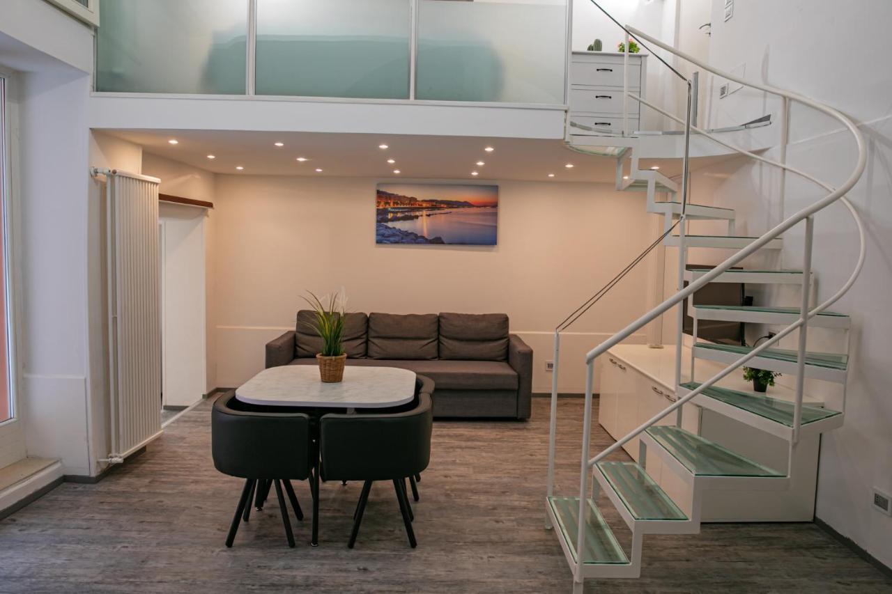 Salerno Mare E Luci Deluxe Apartment ภายนอก รูปภาพ