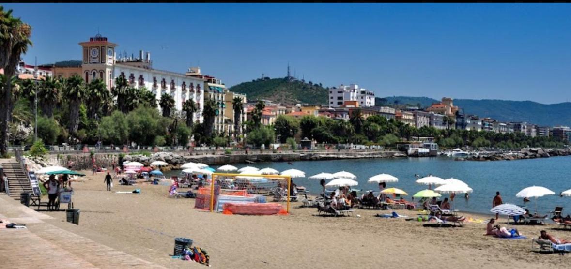 Salerno Mare E Luci Deluxe Apartment ภายนอก รูปภาพ