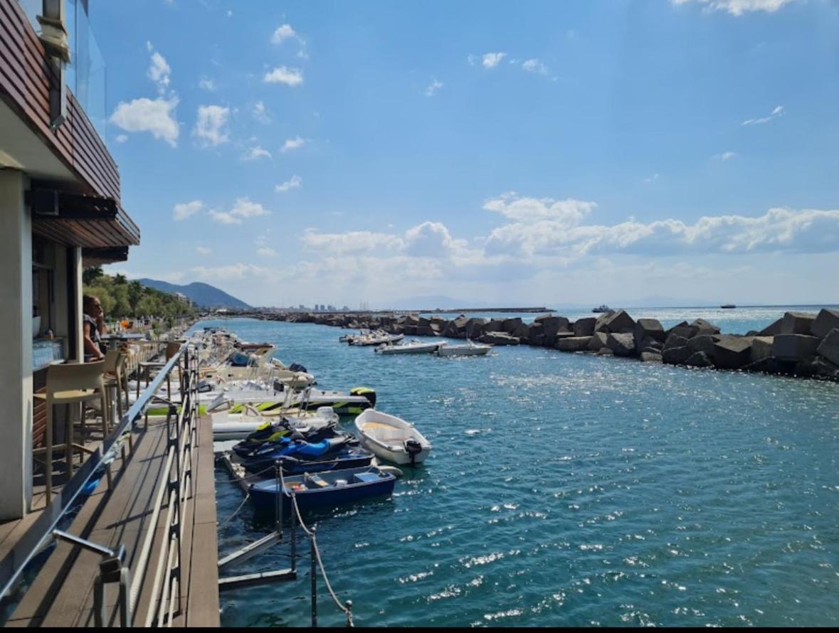 Salerno Mare E Luci Deluxe Apartment ภายนอก รูปภาพ